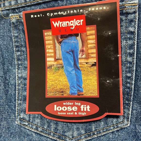 Wrangler men’s loose fit denim jeans NWT  36x32 - Picture 2 of 6